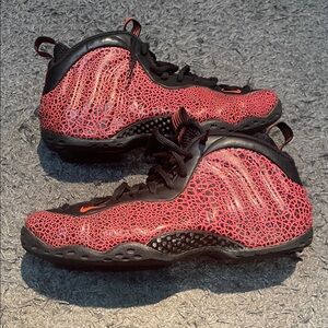 Nike foamposite cracked lava